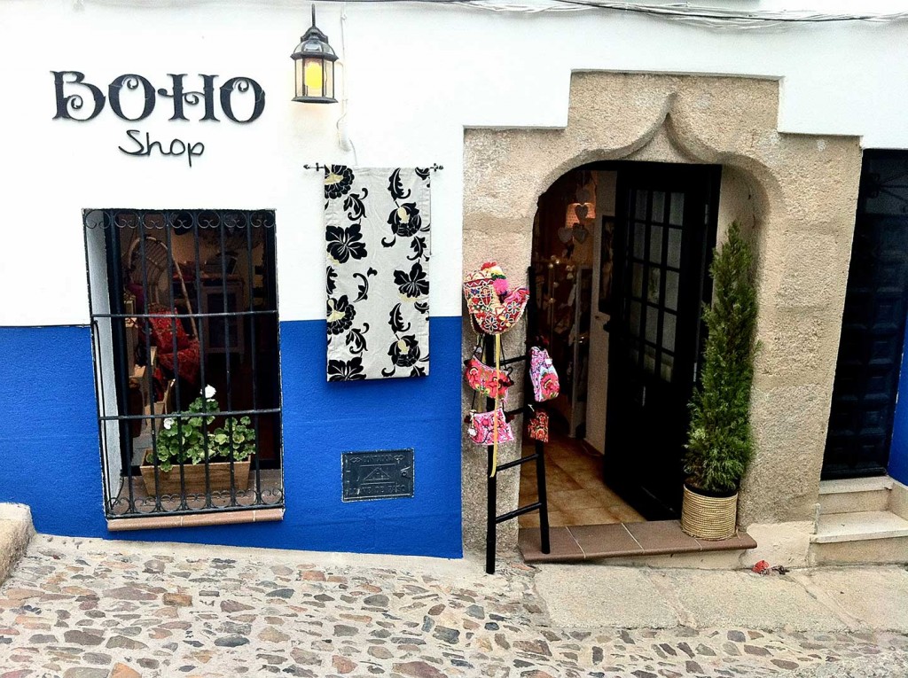 Shop facade Boho Company Caceres (antique shop)